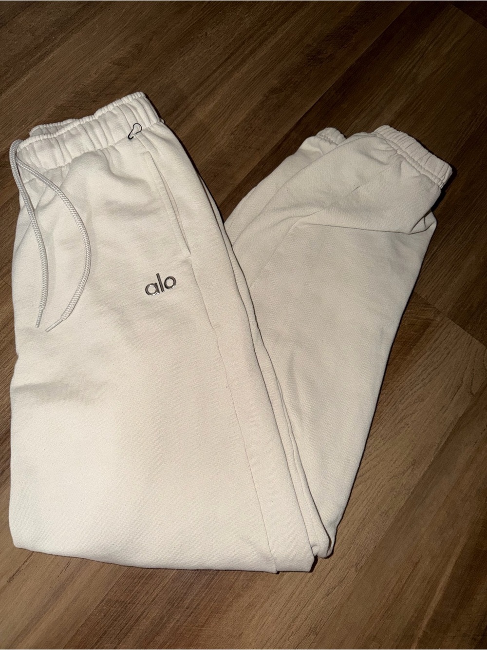 ALO YOGA IVORY JOGGERS 🤍✨ SIZE SMALL | LIKE NEW